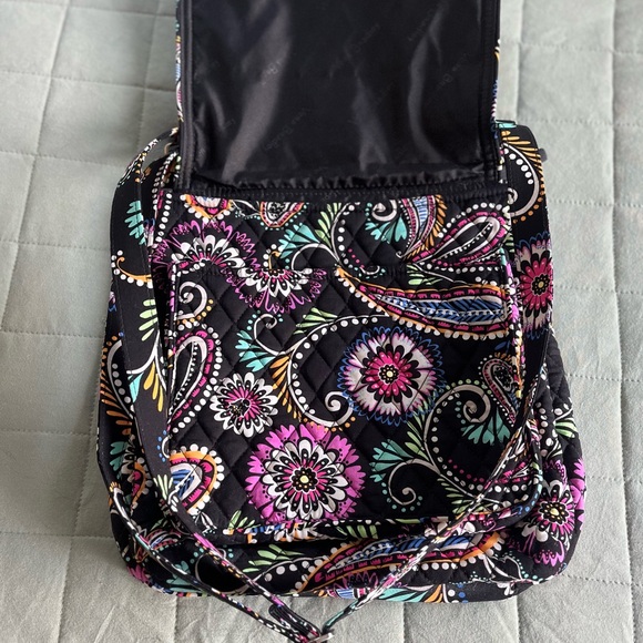 NWT Vera Bradley Mailbag Crossbody Purse Bandana Swirl Retired Design - Picture 6 of 9
